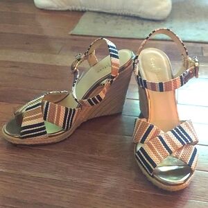 Beautiful Cole Haan Dress Sandals espadrilles, sz 8. Black, beige, cream stripe